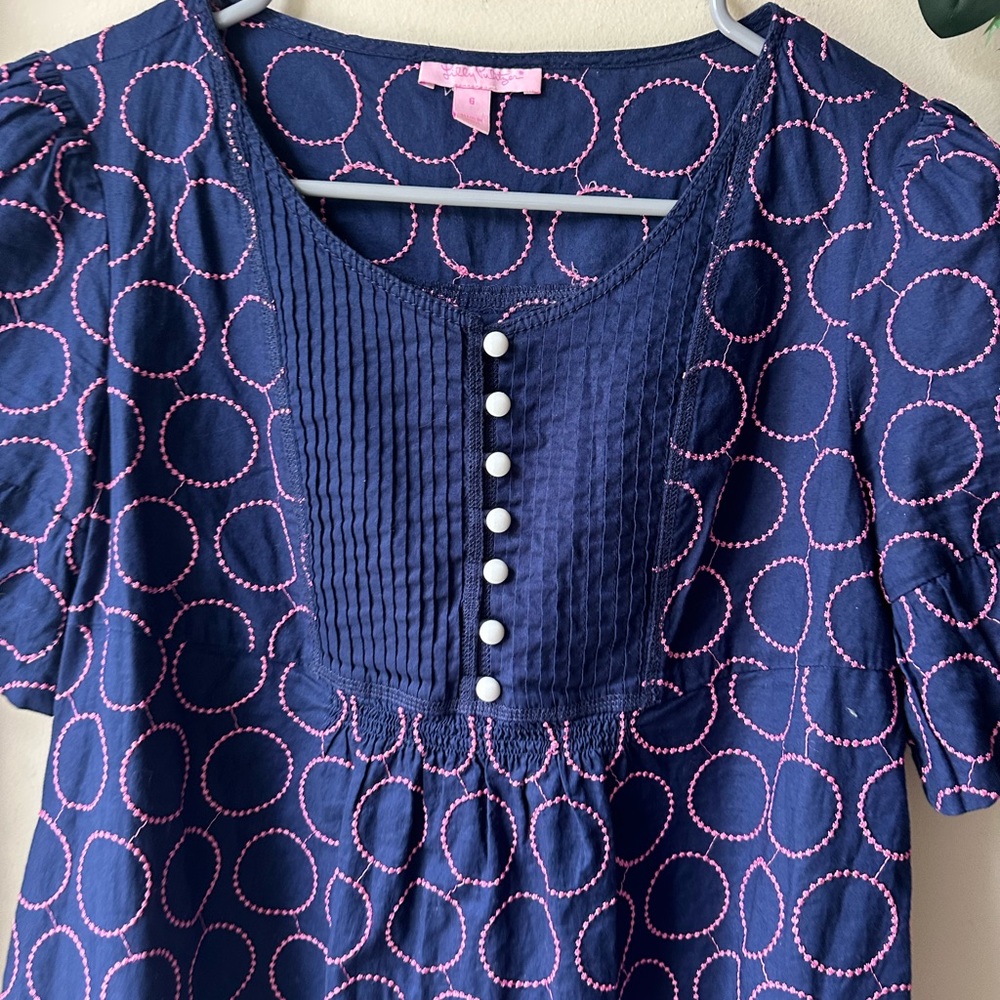 Lilly Pulitzer Navy and Pink Circle Blouse - Picture 3 of 8